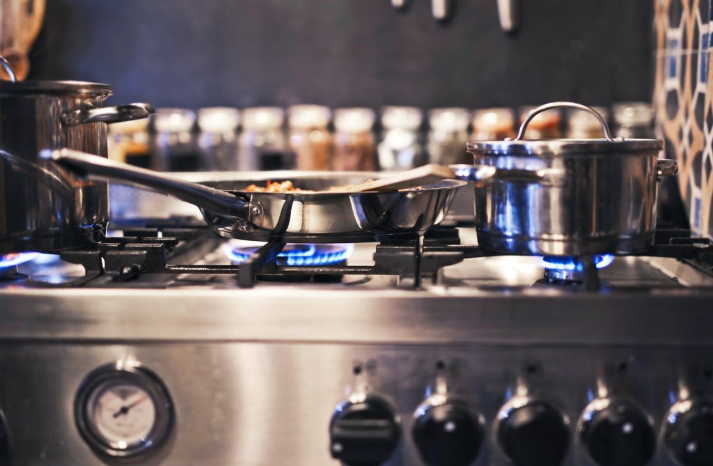 Made In Carbon Steel Cookware Reviews – Is This Brand the Best Cookware for Your Kitchen? 