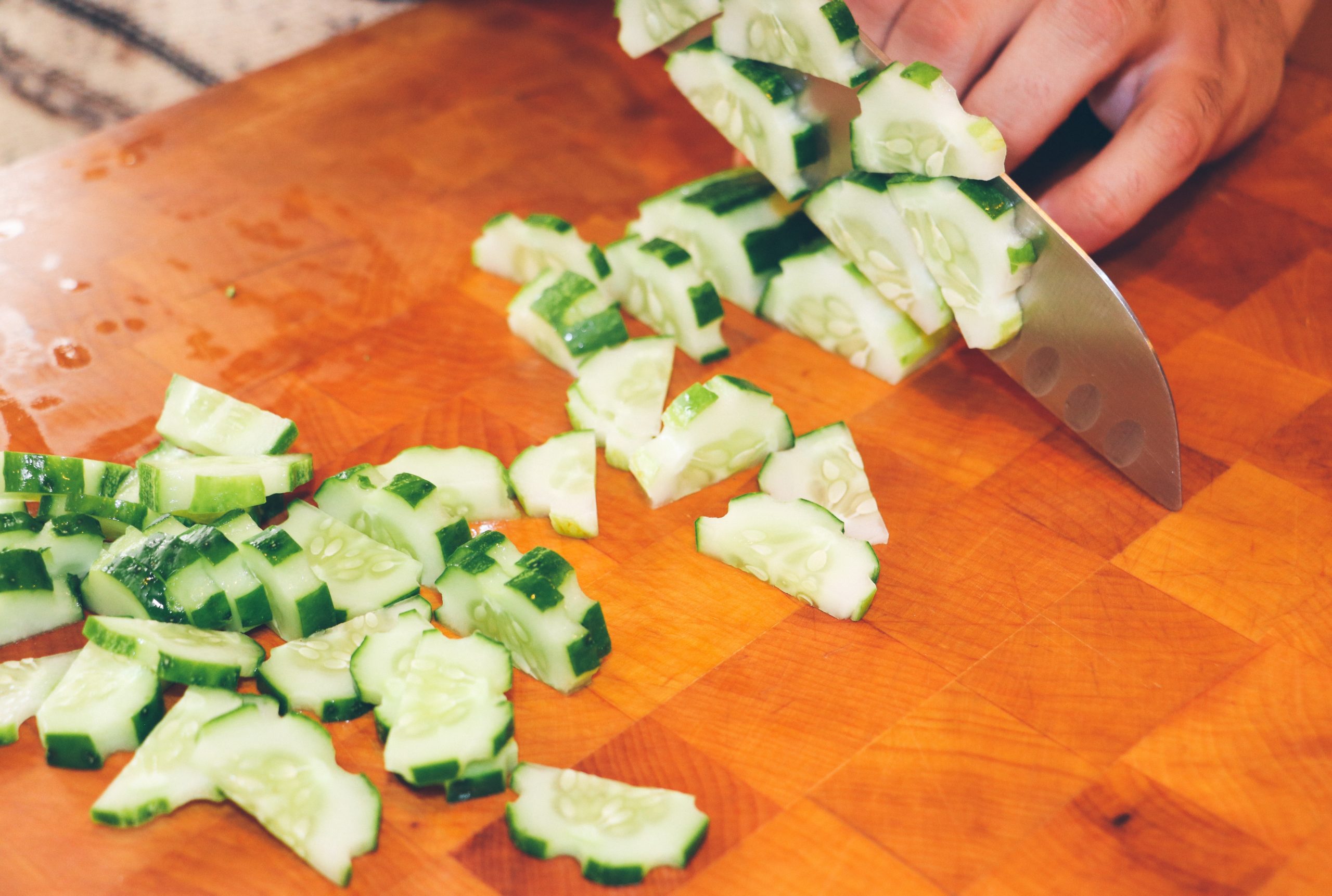 Is the Misen Chef's Knife the Best Knife for Chopping Vegetables?